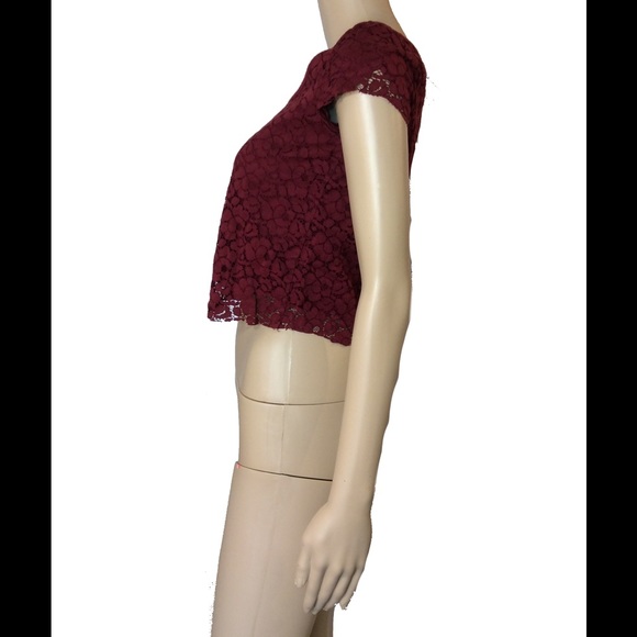 Burgundy floral lace crop top - Picture 2 of 3