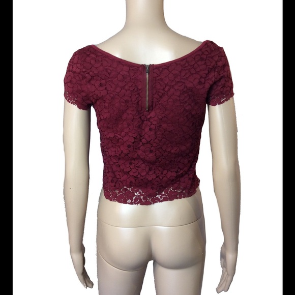 Burgundy floral lace crop top - Picture 3 of 3