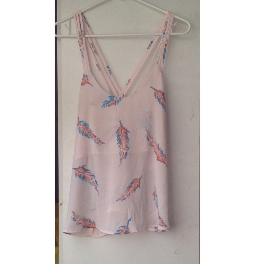 A light pink feather printed summer shirt