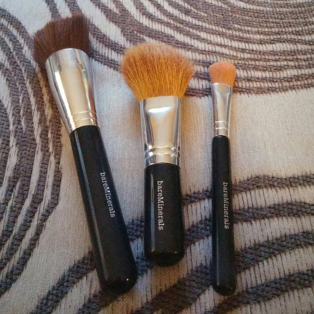 Set of three bare minerals makeup brushes