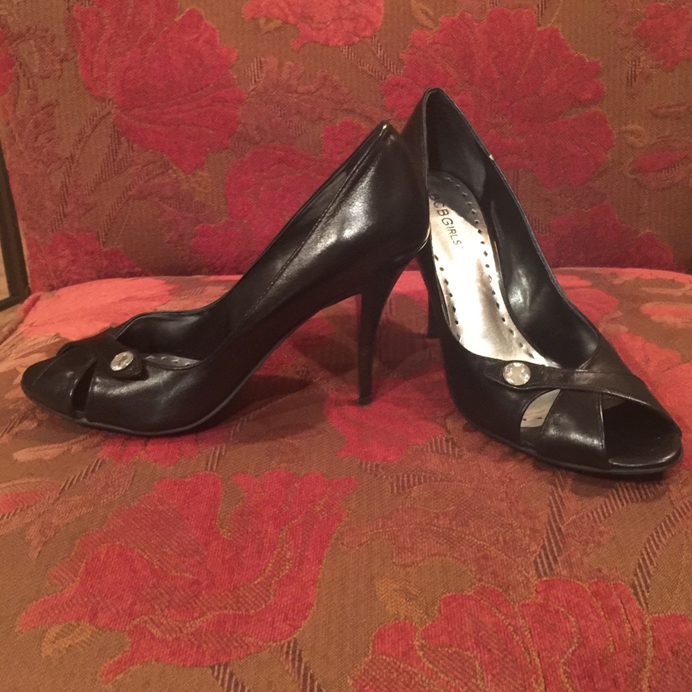 Woman's Pumps - Heels