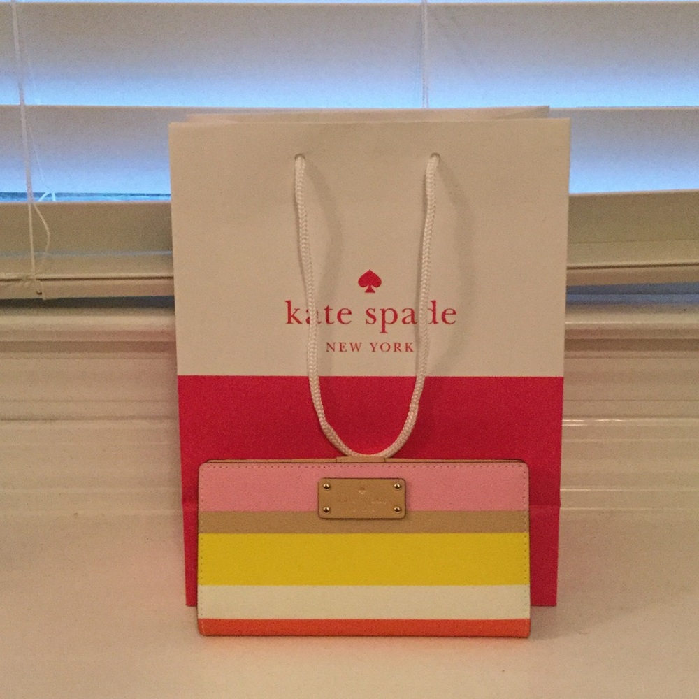 Kate Spade wallet. NEW WITH TAGS