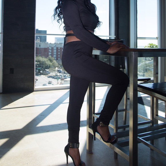 Two piece tie around set - Picture 2 of 2