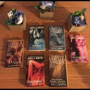 Anita Blake, Vampire Hunter Novels