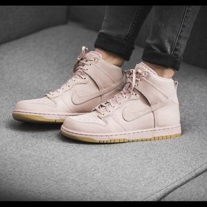 Women's Nike Dunk Hi in Oxford (Pale) Pink