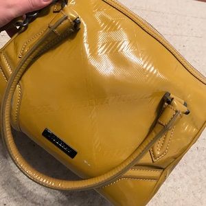 👇🏼🎉REDUCED Authentic BURBERRY HANDBAG YELLOW