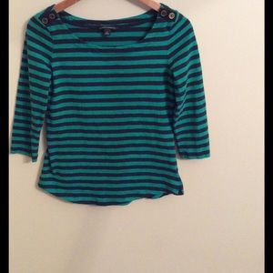 A Banana Republic woman's tee shirt size small