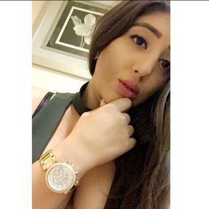 Meet your Posher, April