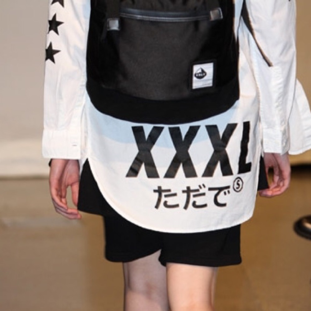 Extra length style Divided HM shirt