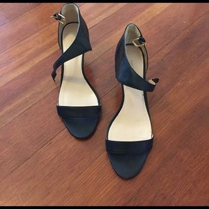 Weekend sale! Black nine west leather heels