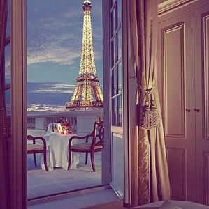 Meet your Posher, Amela