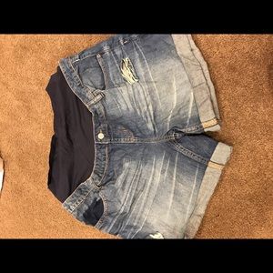Old navy maternity jean shorts size 14