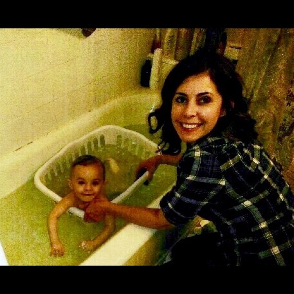 Meet your Posher, Andrea - Picture 2 of 2