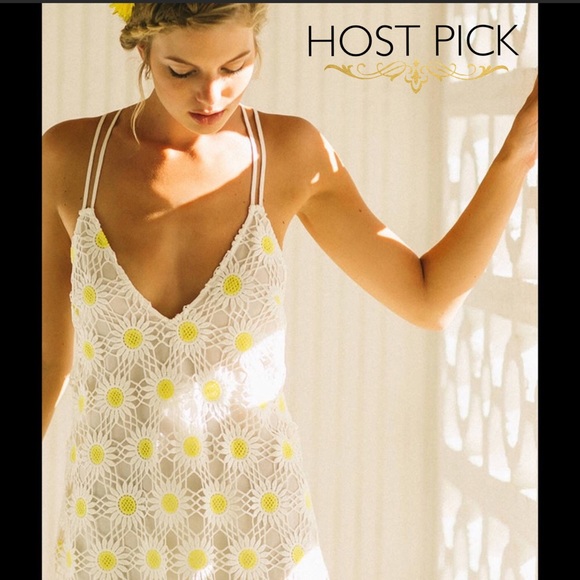 TOBI Sweet Summer Kiss Daisy Crochet strappy Mini - Picture 2 of 8