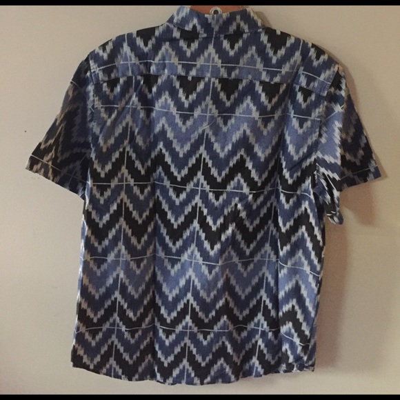 NWT- AEO men's button down - Picture 2 of 4