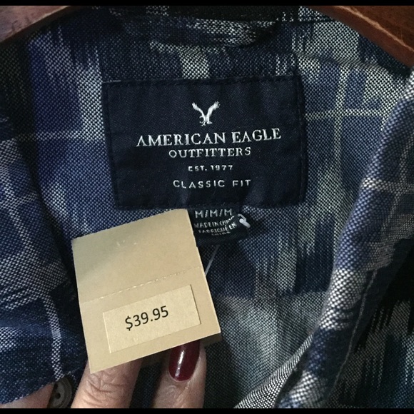 NWT- AEO men's button down - Picture 4 of 4