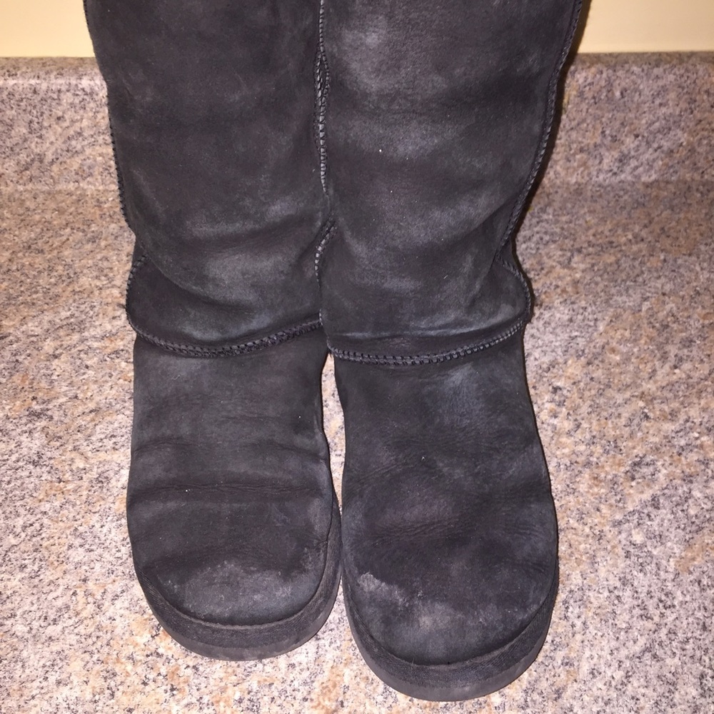 Size 8 Tall black Uggs