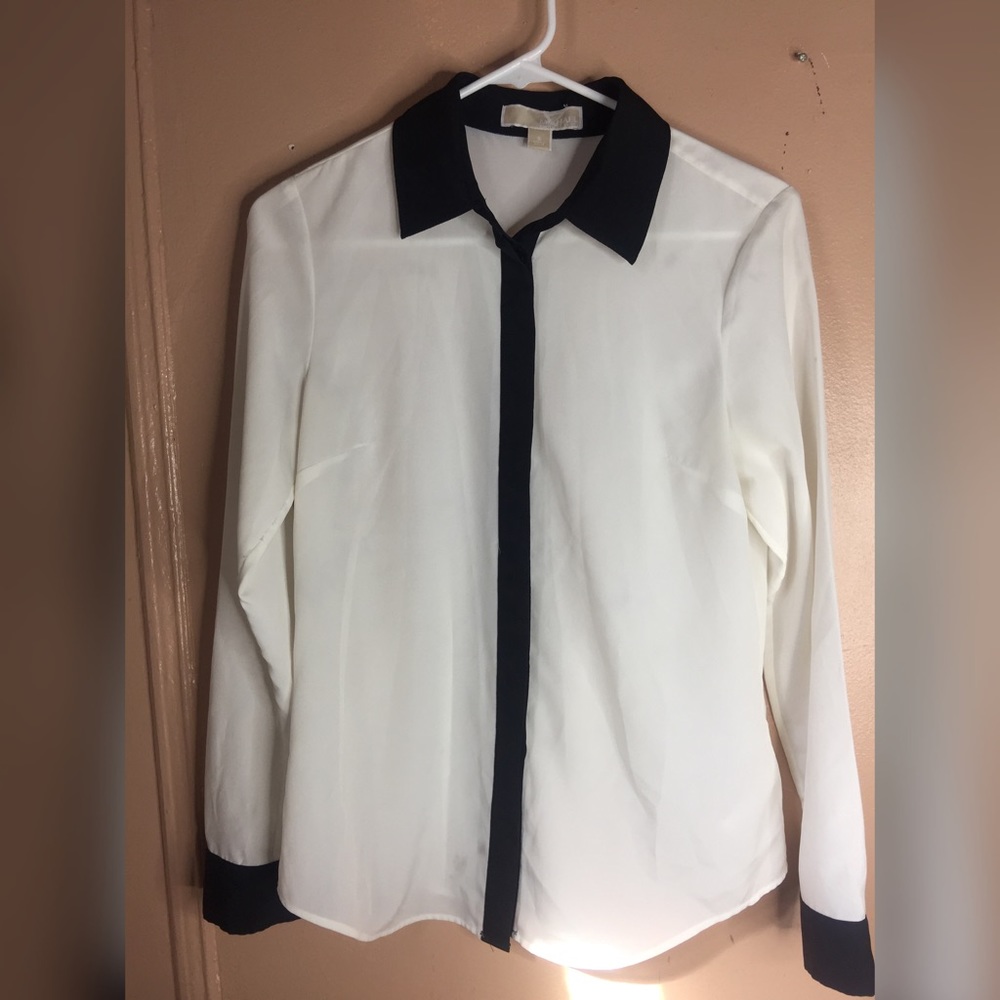 Michael Kors Long Sleeve Buttons Down Blouse