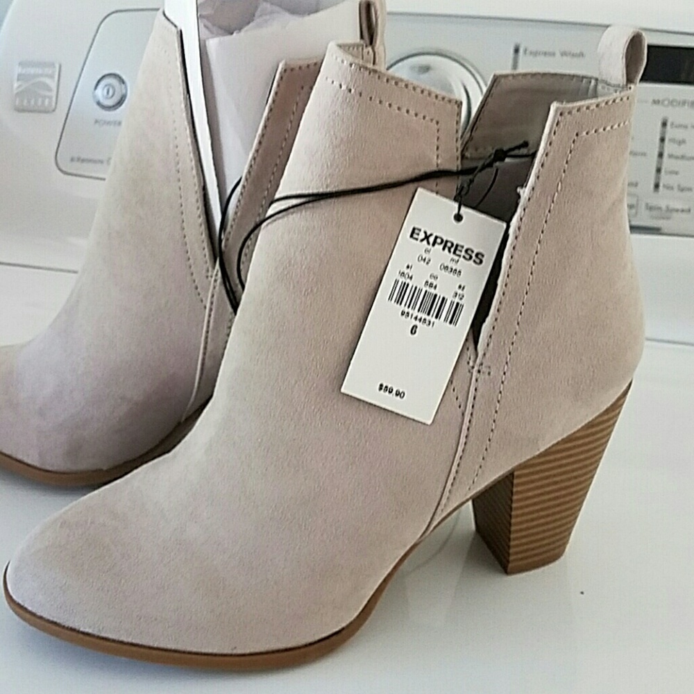 Exspress ankle boot