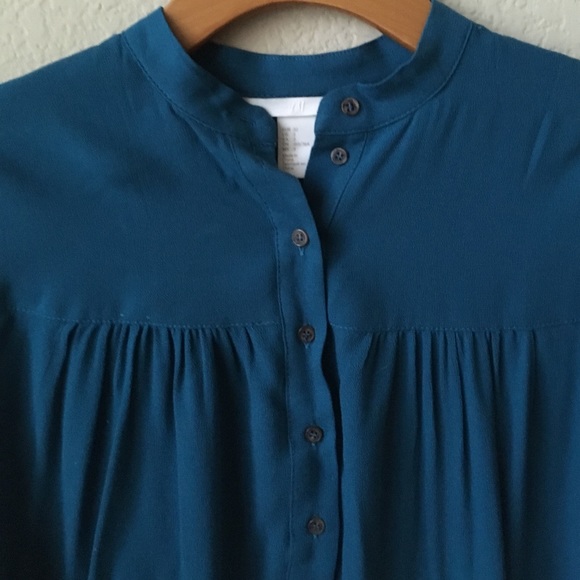 🌟3/$20🌟 H&M Top - Picture 2 of 2