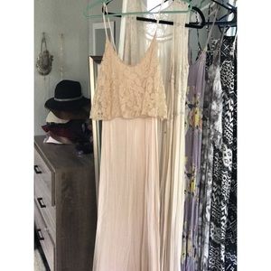 SOLD‼️Nude maxi dress