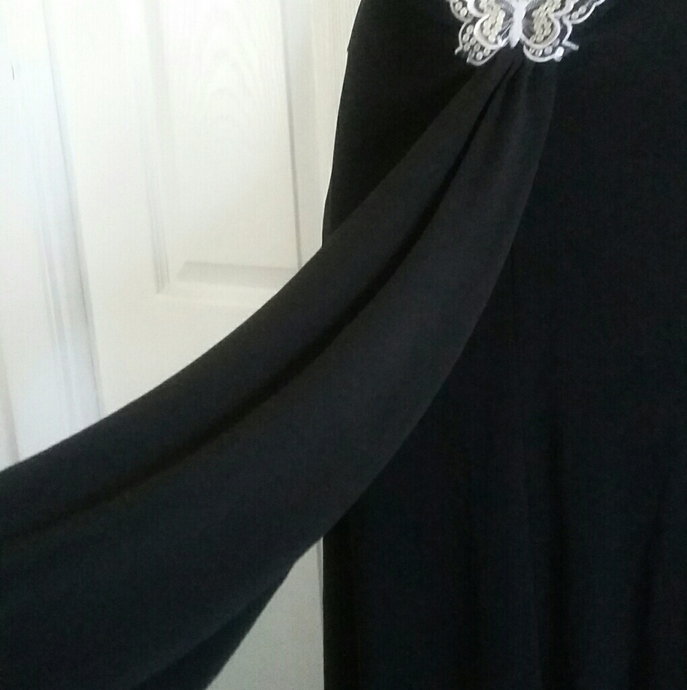 Dress - Picture 4 of 4