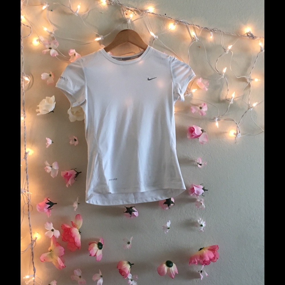 Athletic shirt
