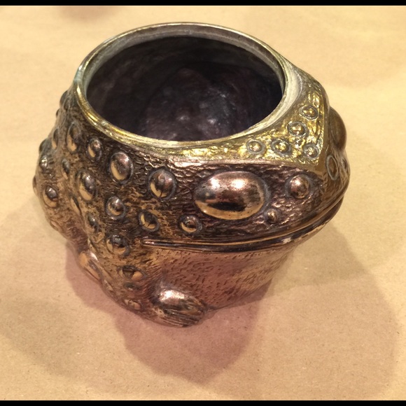 F.B. Rogers Silver Co Other - Vintage FB Rogers Silver Co frog figurine