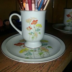 Flower printed cups and plates