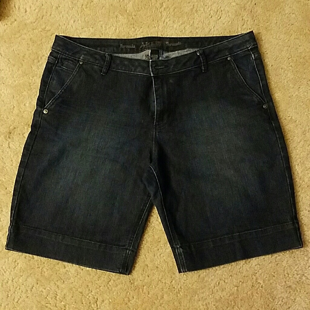 Bermuda Jean Shorts
