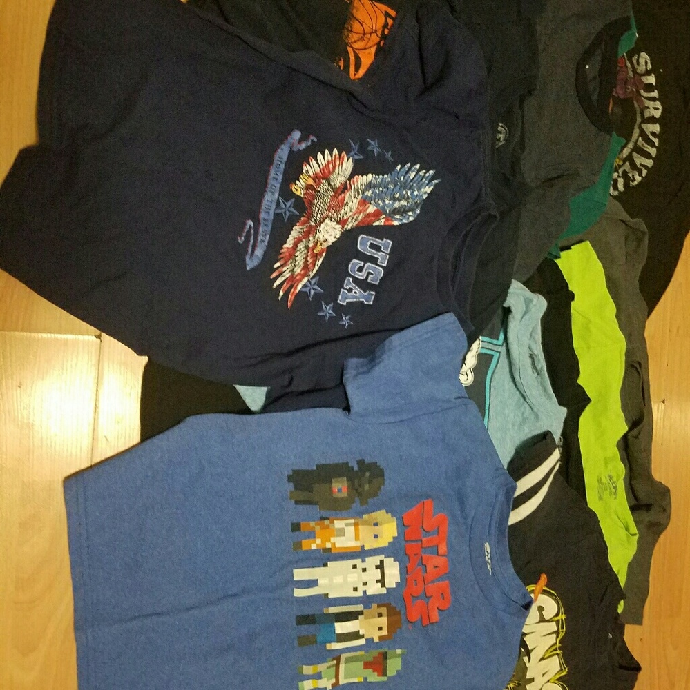Lot of 12 boys T shirts