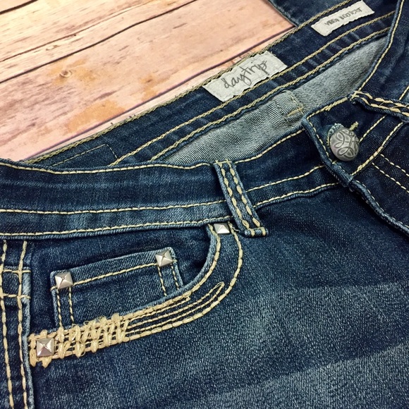 [Daytrip] Virgo Bootcut Jeans - Picture 4 of 8