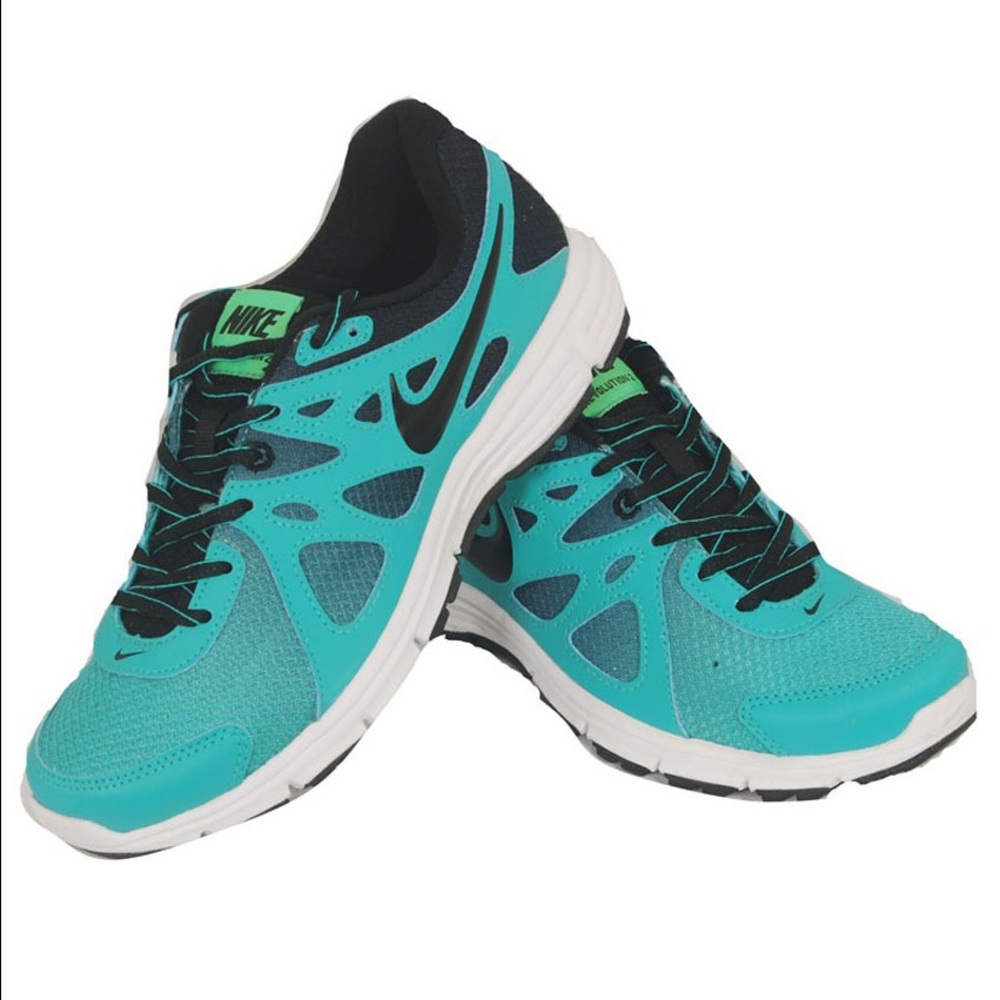 Nike Revolution 2