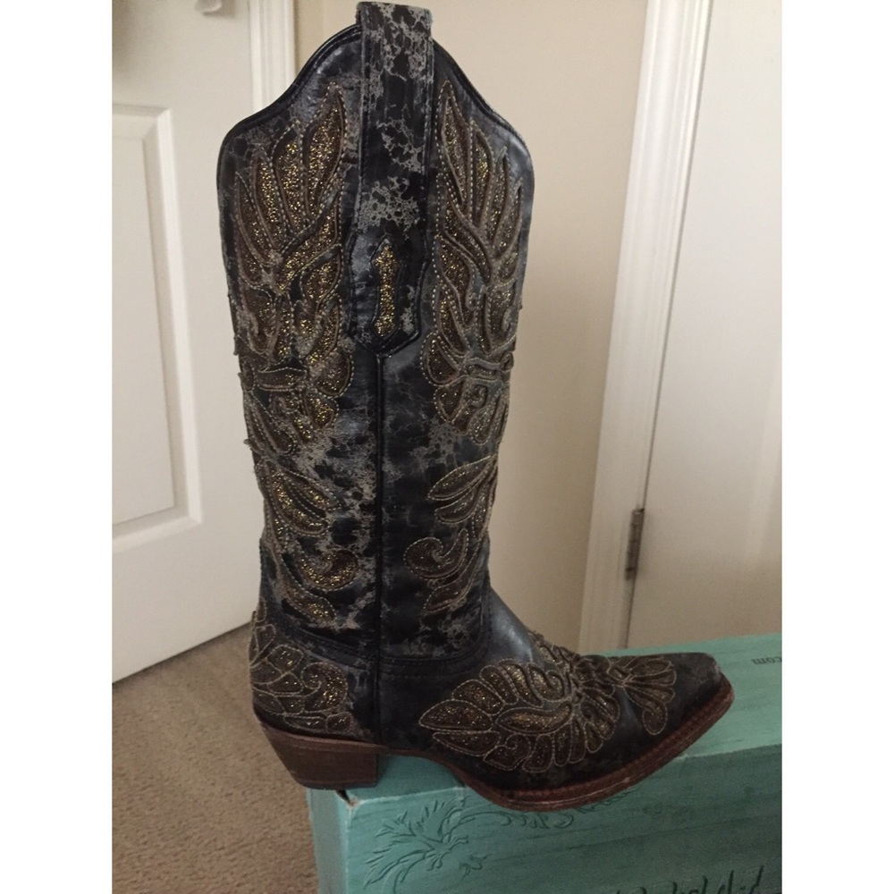 Buckle Brand Ladies Corral Cowboy Boots