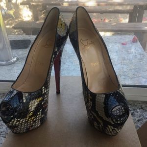 CHRISTIAN LOUBOUTIN Highness Python Butterfly 38