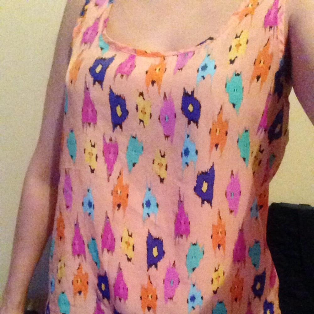 Abstract design tank