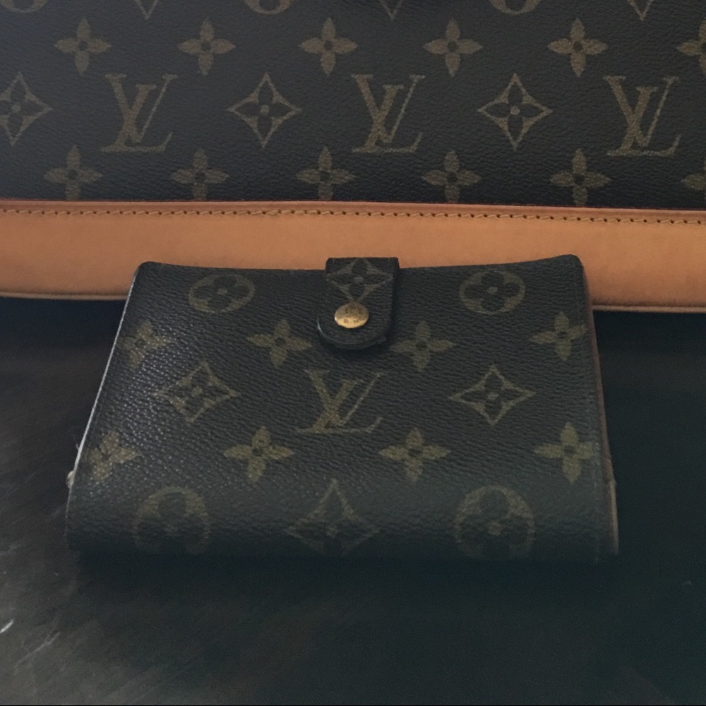 🌺 100% authentic Vintage LV monogram wallet 🌺