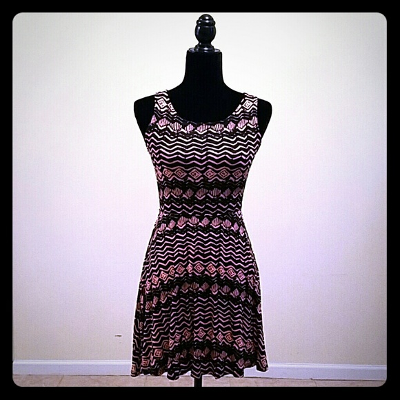 Dresses & Skirts - Tribal print summer mini dress cut out back