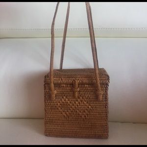 Woven island purse