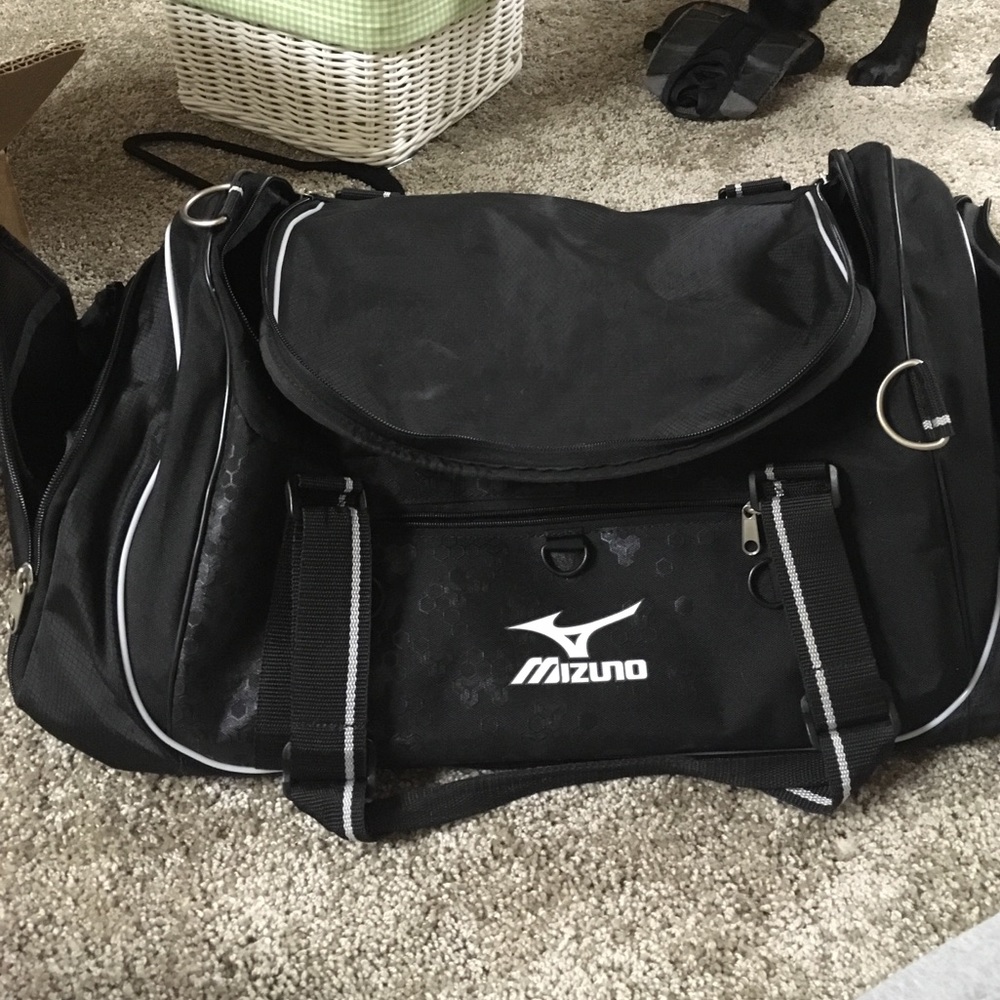 Mizunk volleyball bag