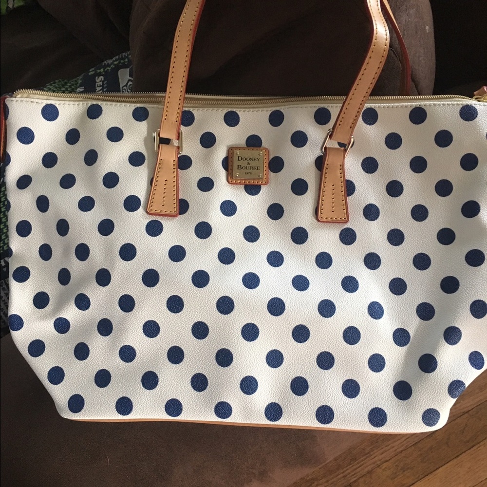 Dooney And Bourke Purse. Perfect Condition