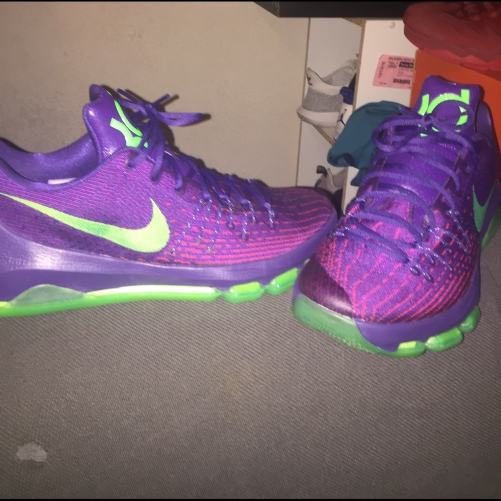 KD 8 suit colorway