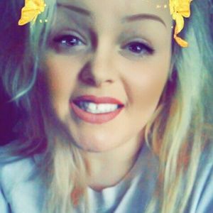 Meet your Posher, Kiala