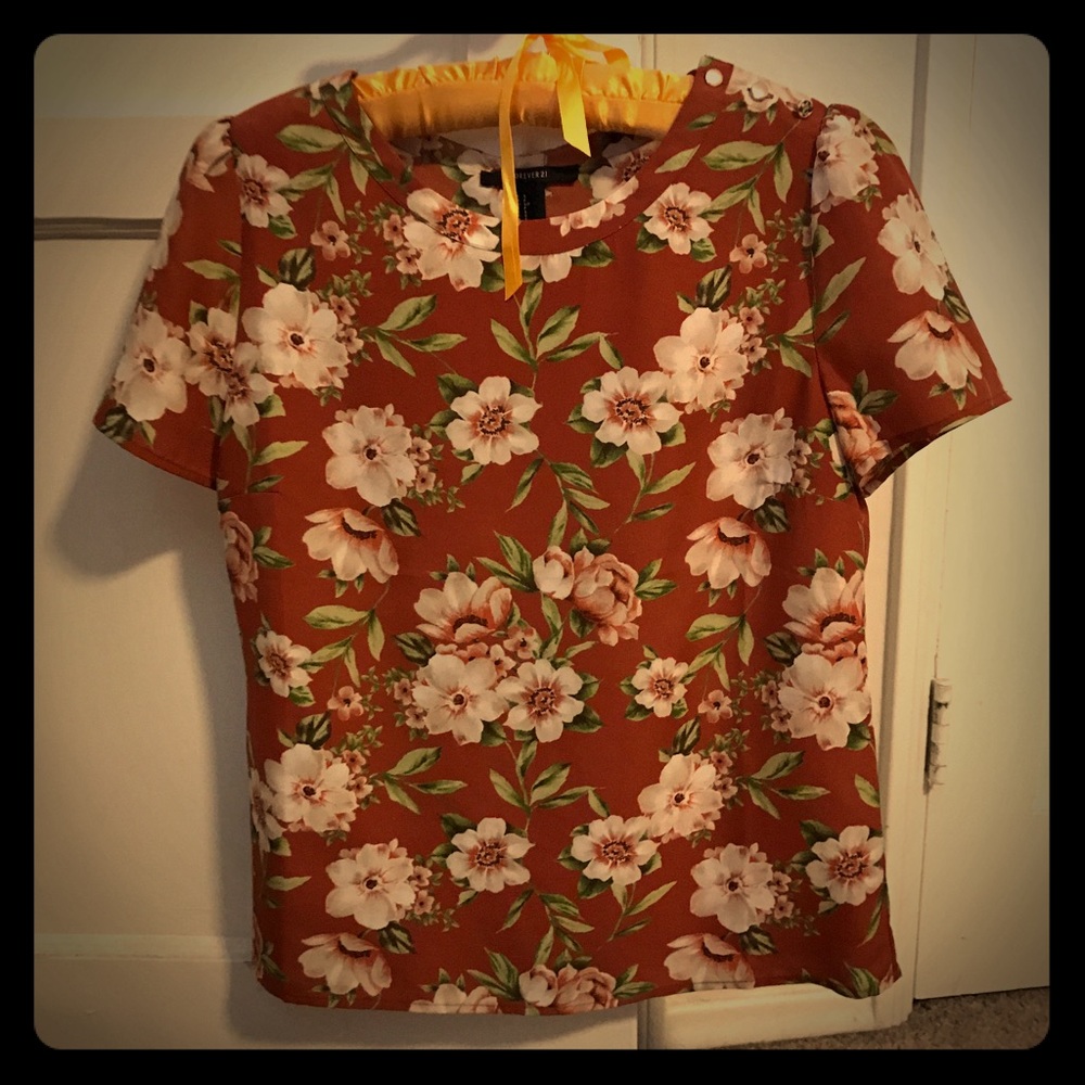 Forever 21 floral top blouse