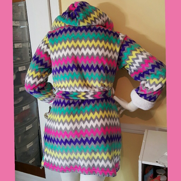 Cozy multi colored robe. - Picture 2 of 2