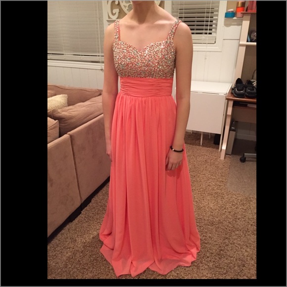 Prom/Formal Dress - Picture 2 of 4