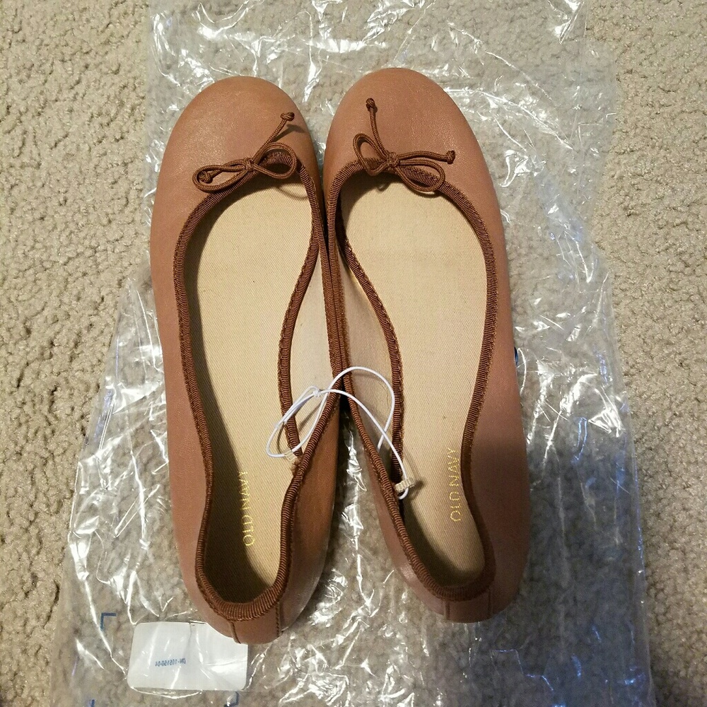BNWOT  woman's size 9