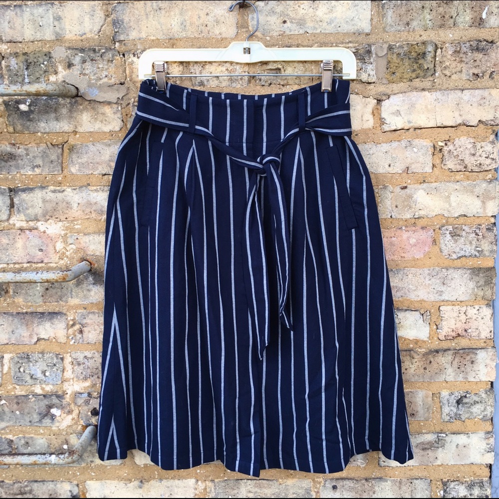 Ann Taylor A-like skirt, size 8