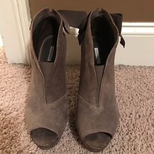 Authentic Vera Wang heels