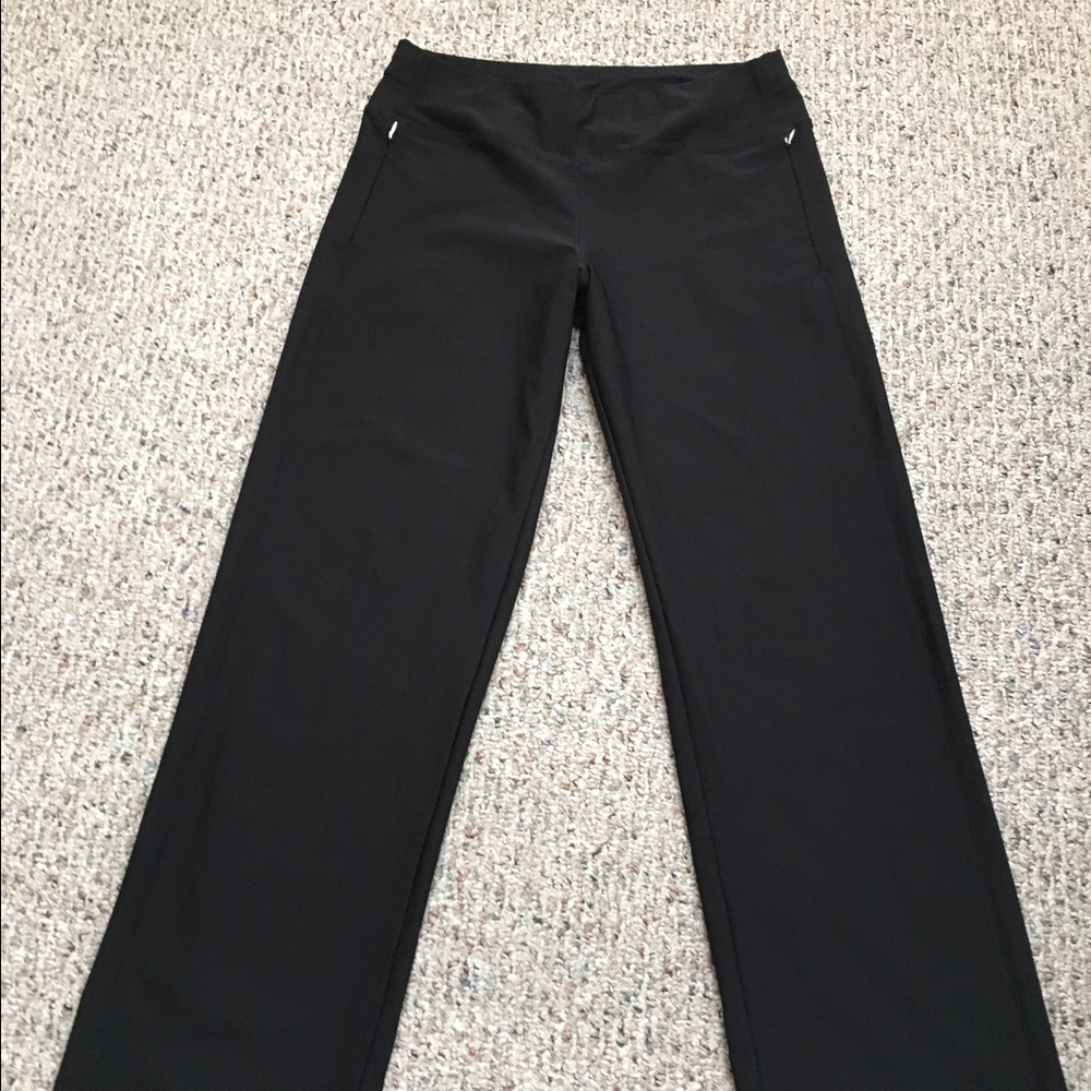 Lucy everyday pants size medium